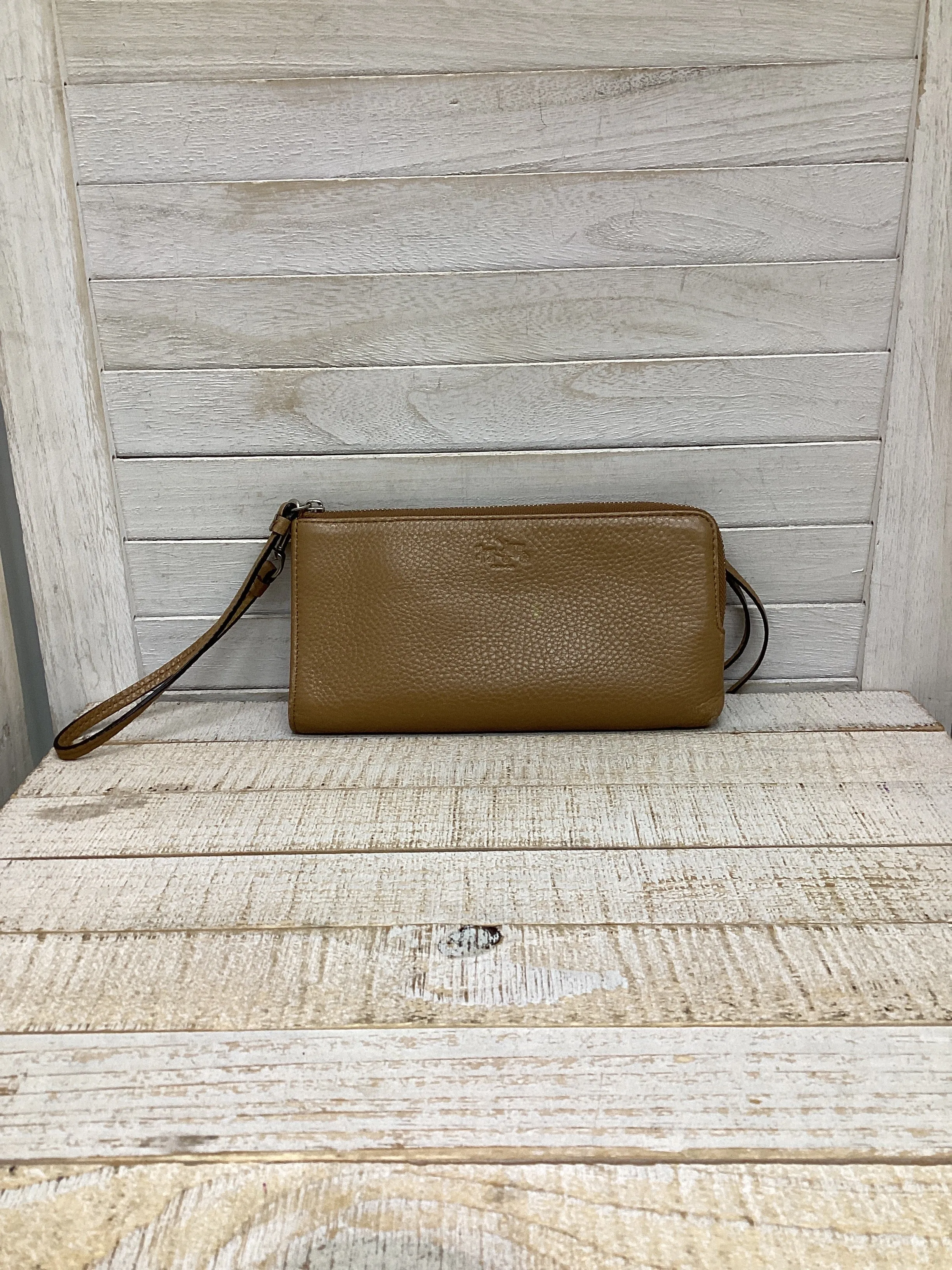 Coach Bags Wristlet Designer By Coach, Size: Medium