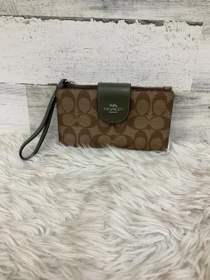 Coach Bags Wristlet Designer By Coach, Size: Medium