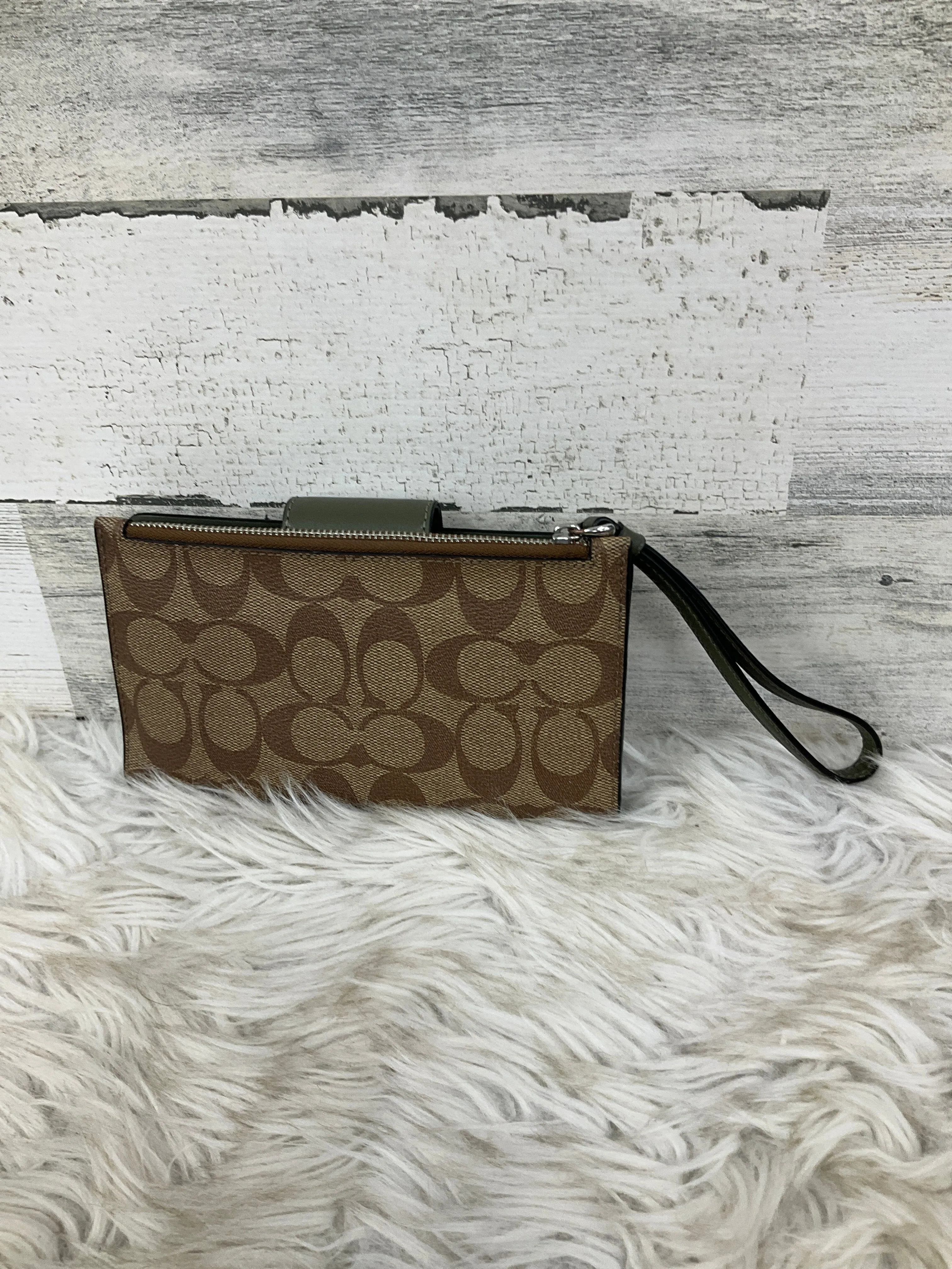 Coach Bags Wristlet Designer By Coach, Size: Medium