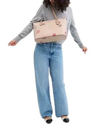 Coach Gallery Tote Bag In Signature Canvas With Lips Print