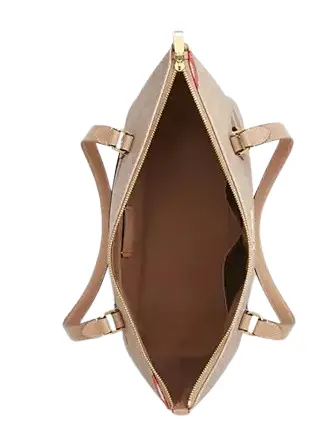 Coach Gallery Tote Bag In Signature Canvas With Lips Print