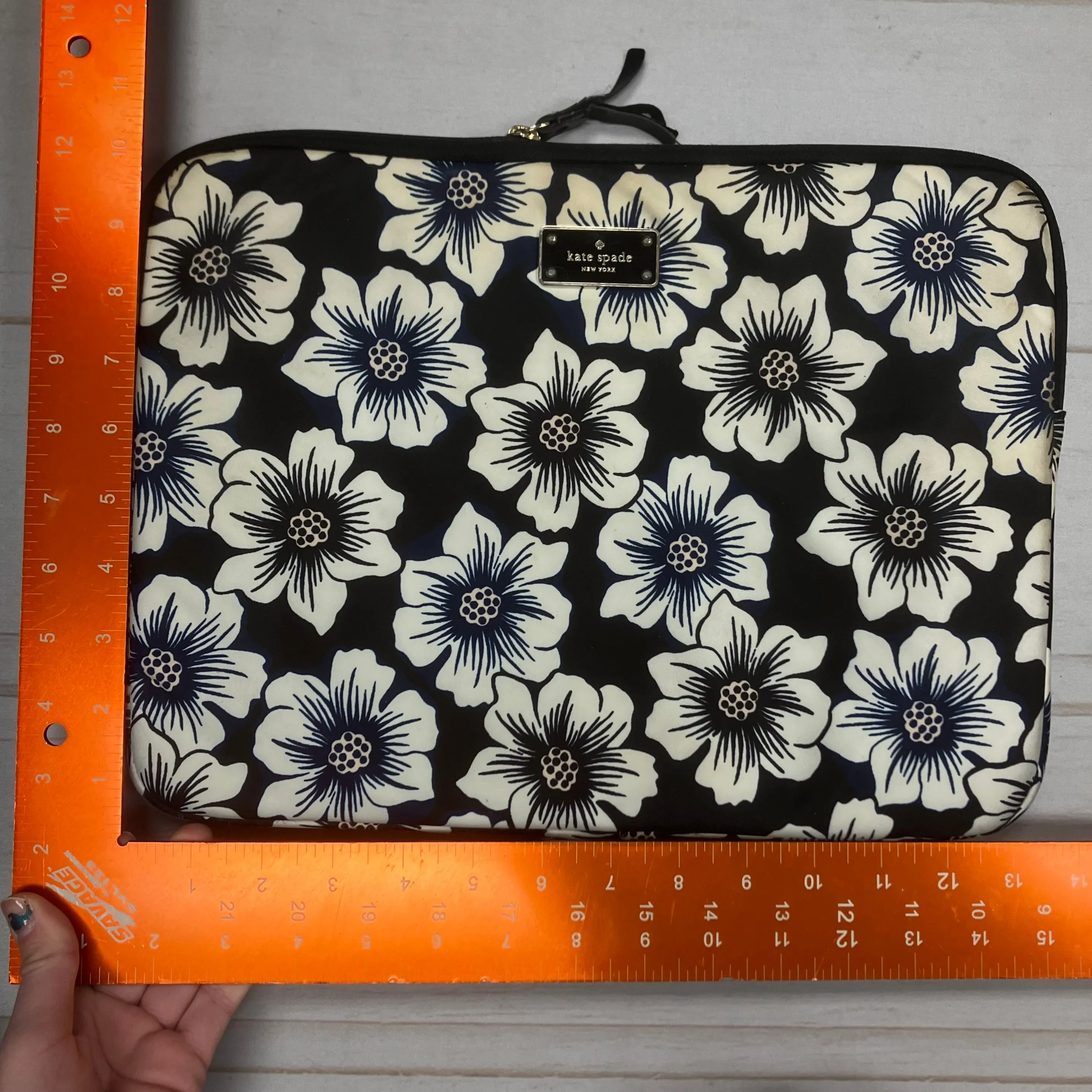 Kate Spade Bags Laptop Sleeve Designer By Kate Spade, Size: Large