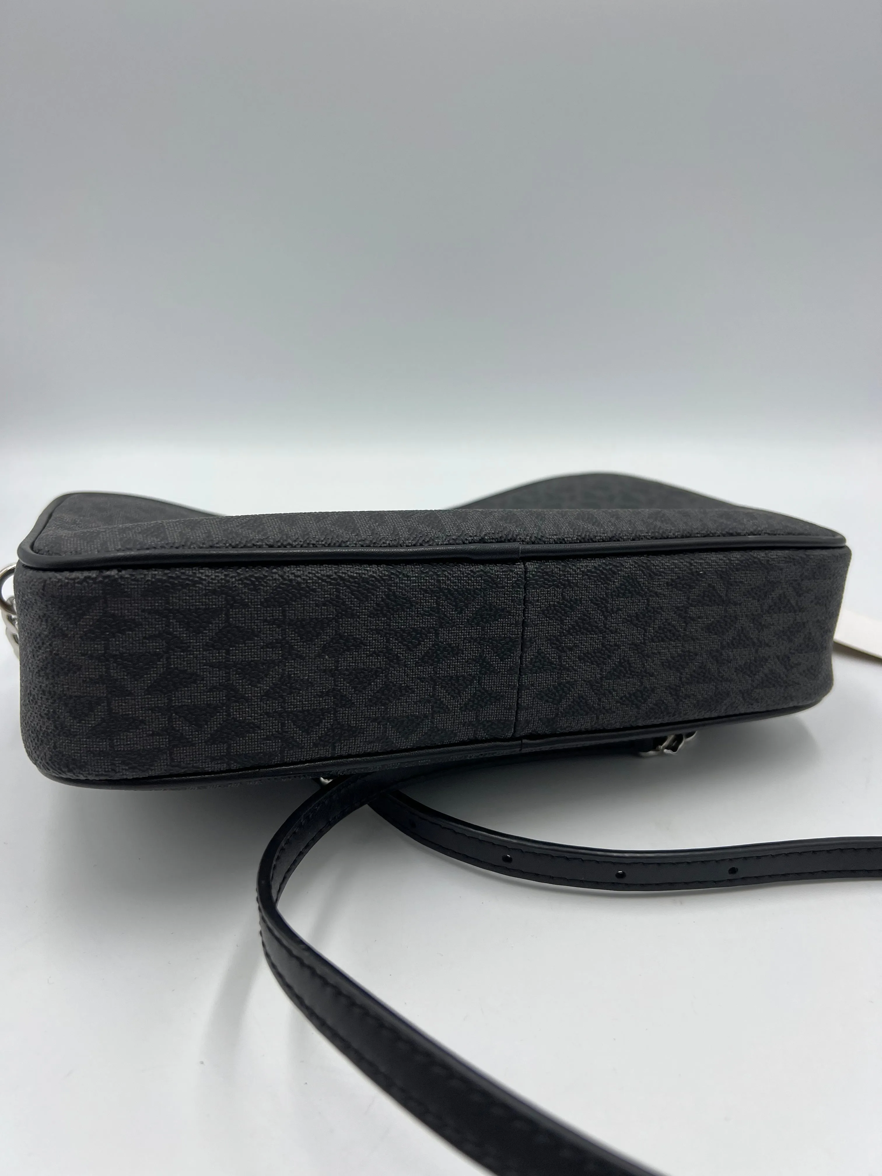 Michael Kors Bags Crossbody Designer Michael Kors, Size Medium