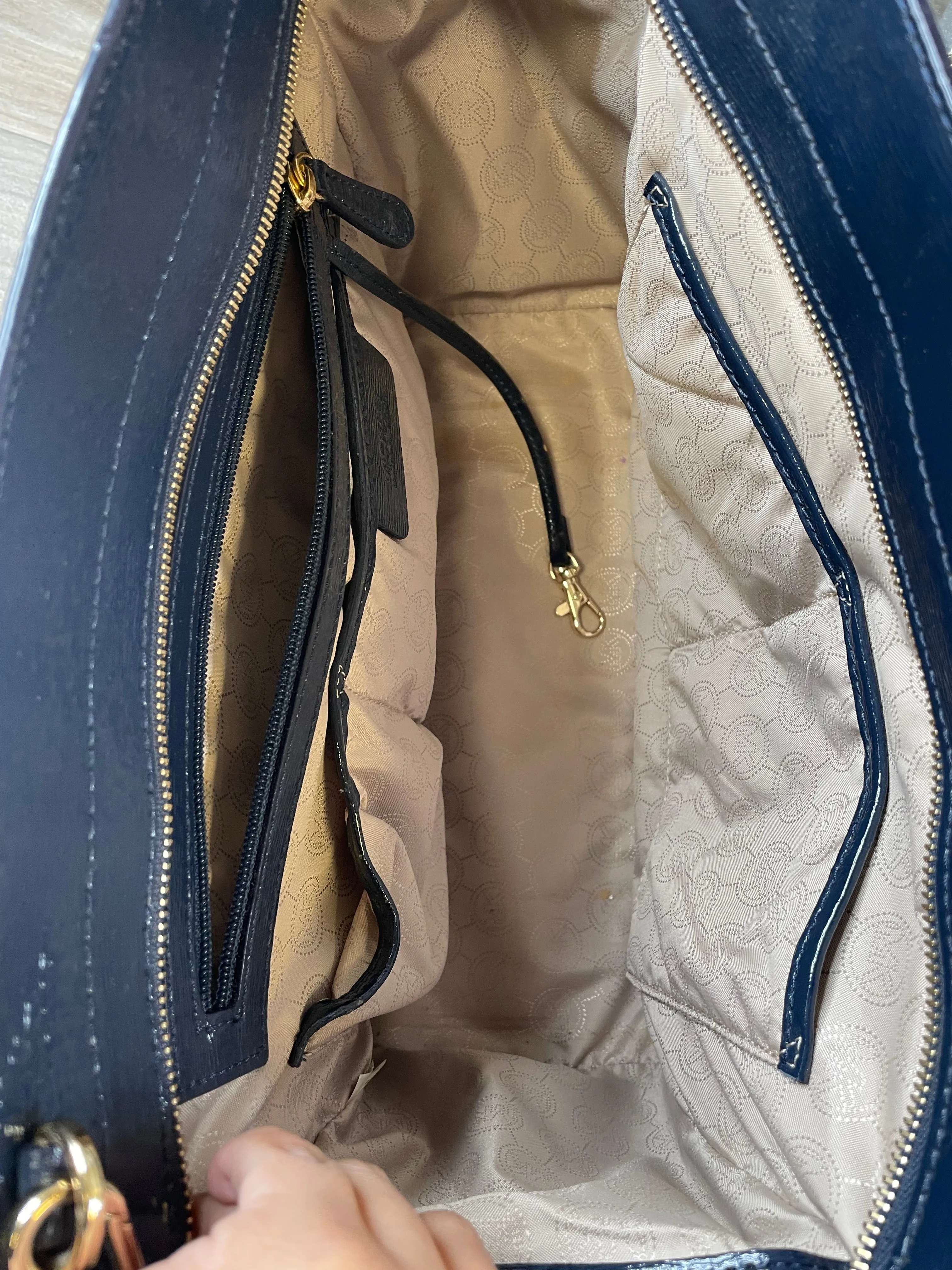 Michael Kors Bags Handbag Designer By Michael Kors, Size: Large