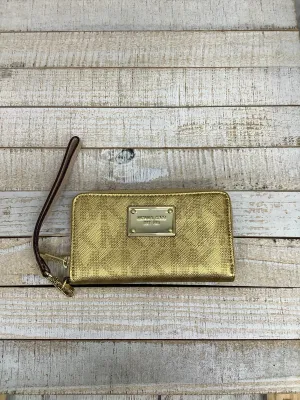 Michael Kors Bags Wristlet Designer By Michael Kors, Size: Medium