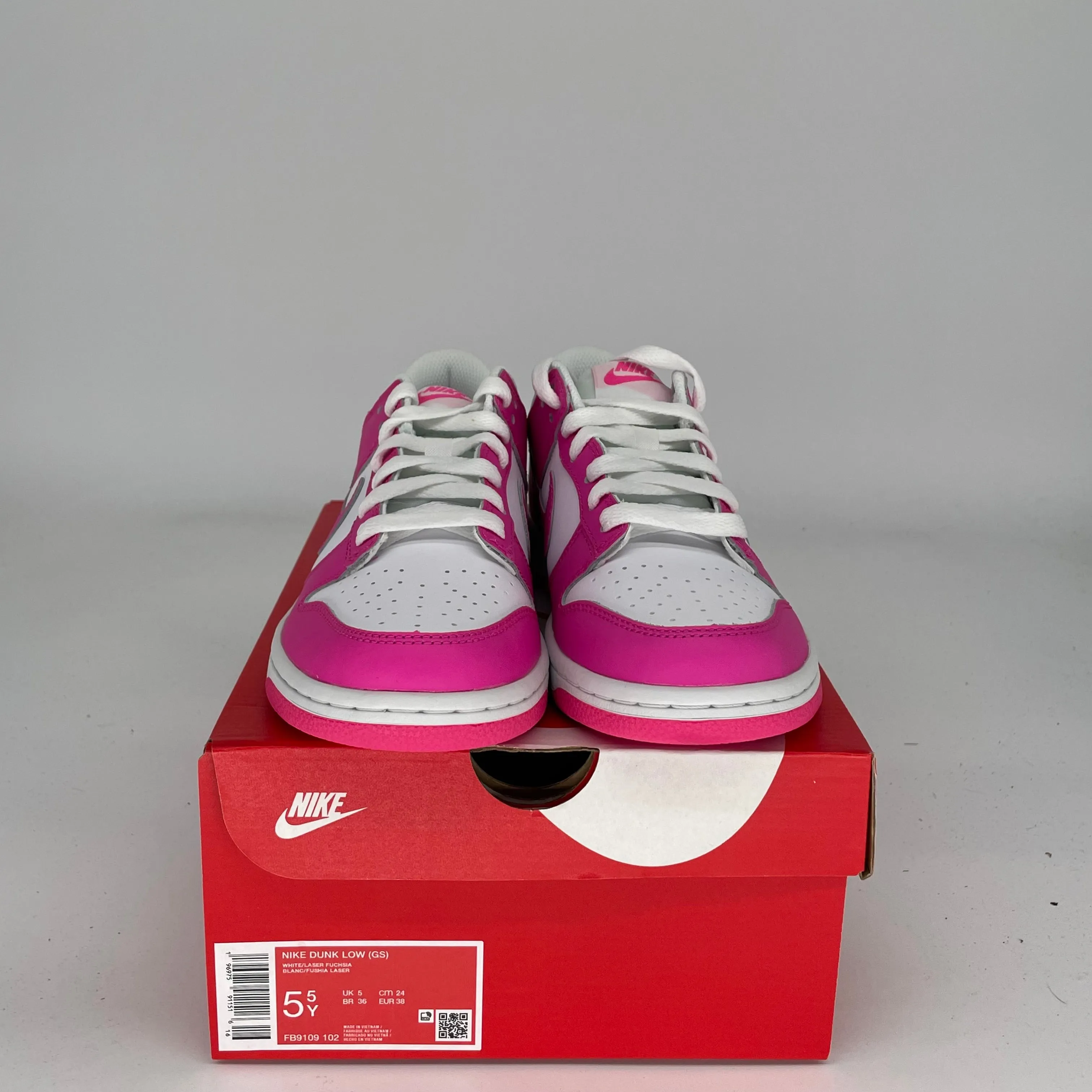 NIKE DUNK LOW LASER FUCHSIA SIZE 5.5Y FB9109-102