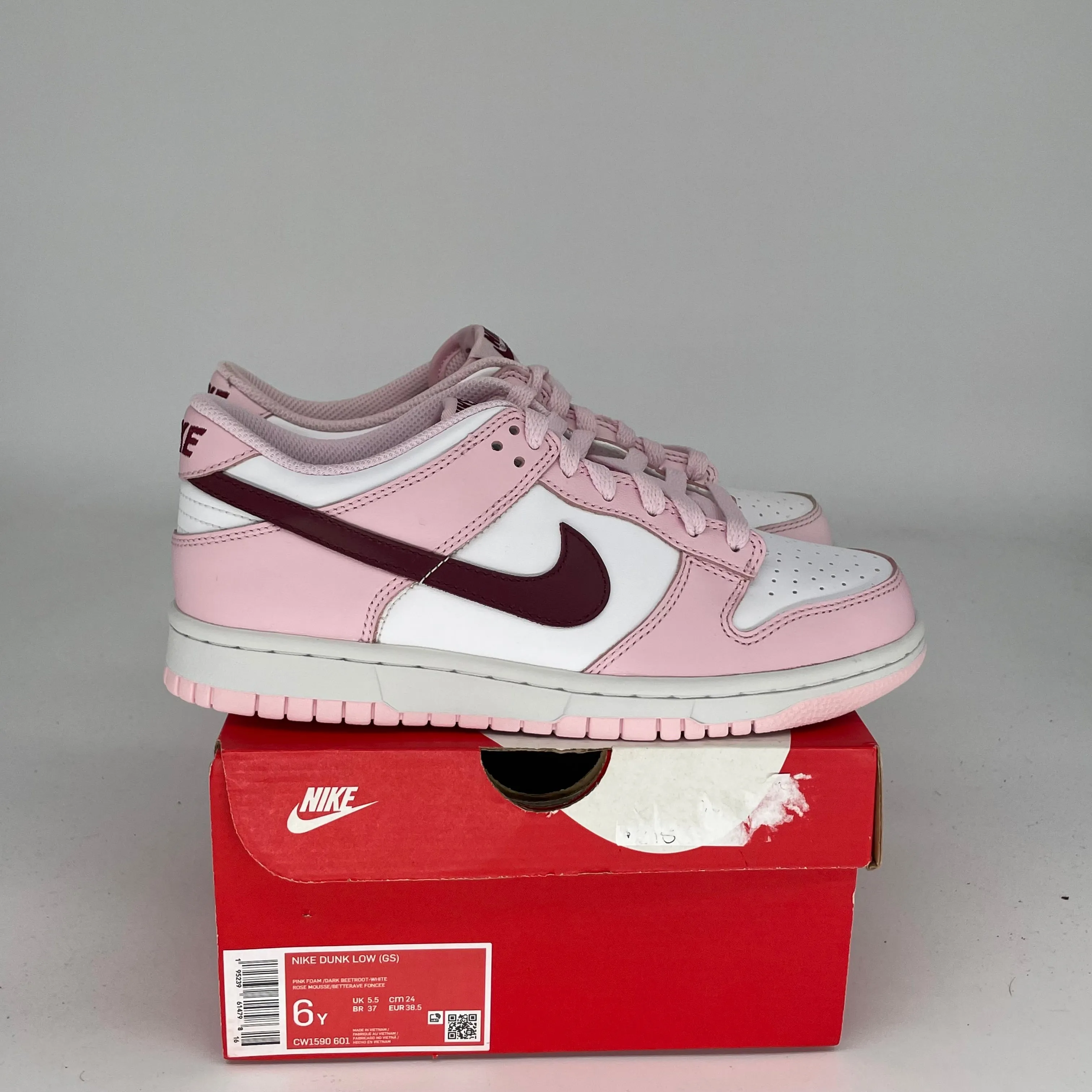 NIKE DUNK LOW PINK FOAM SIZE 6Y CW1590-601