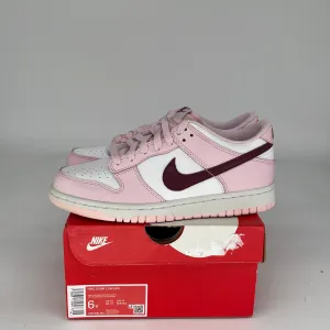 NIKE DUNK LOW PINK FOAM SIZE 6Y CW1590-601