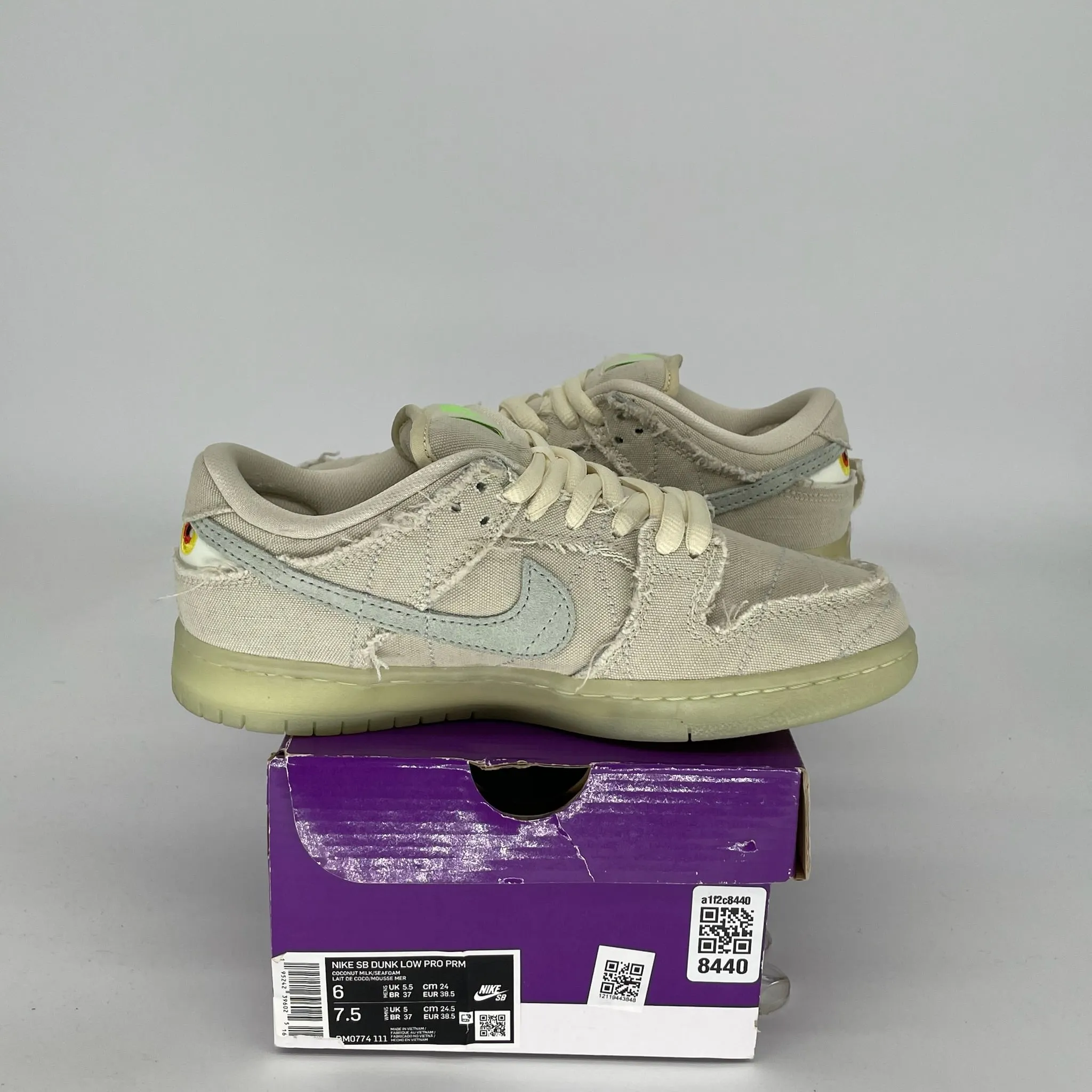 NIKE SB DUNK LOW MUMMY SIZE 6 DM0774-111