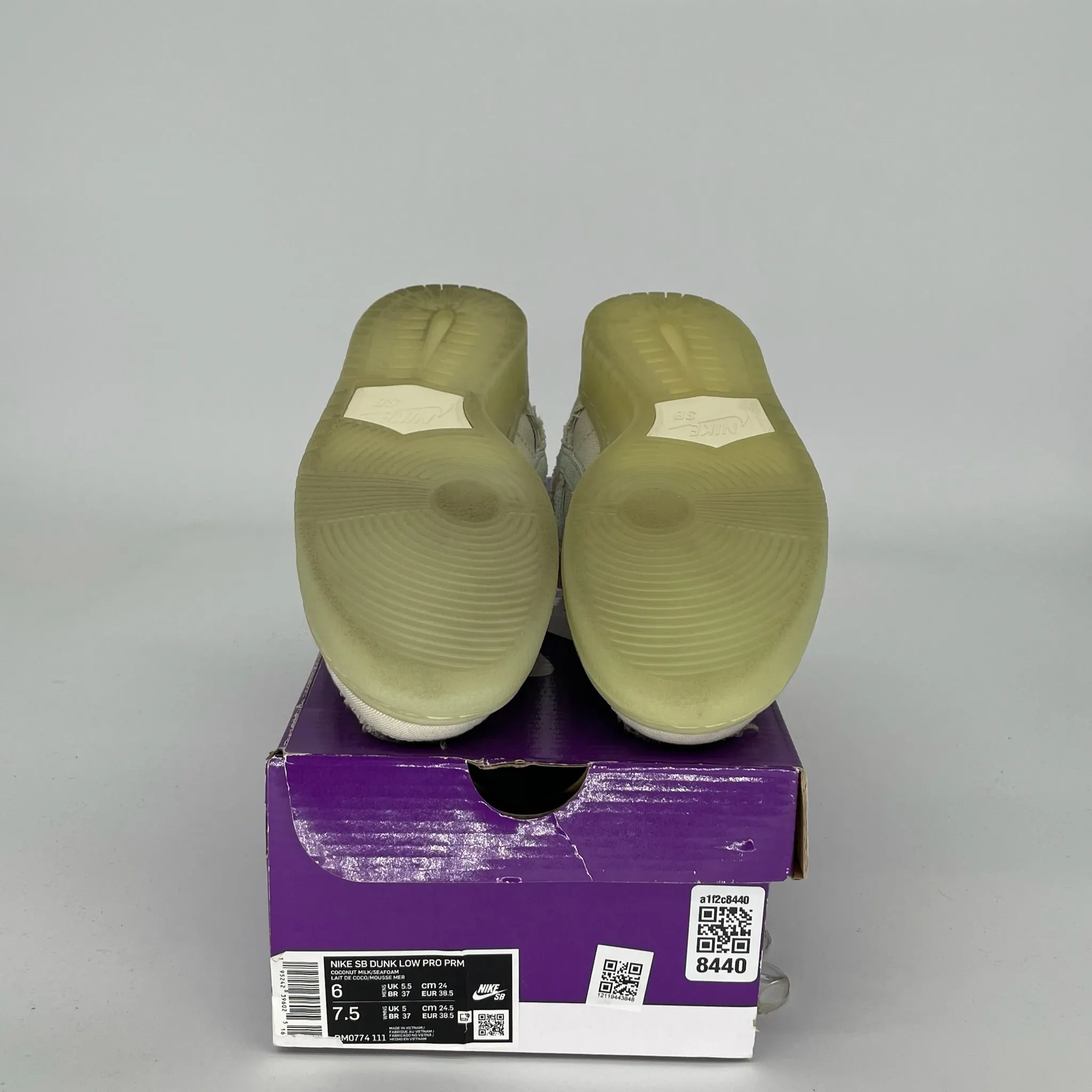 NIKE SB DUNK LOW MUMMY SIZE 6 DM0774-111