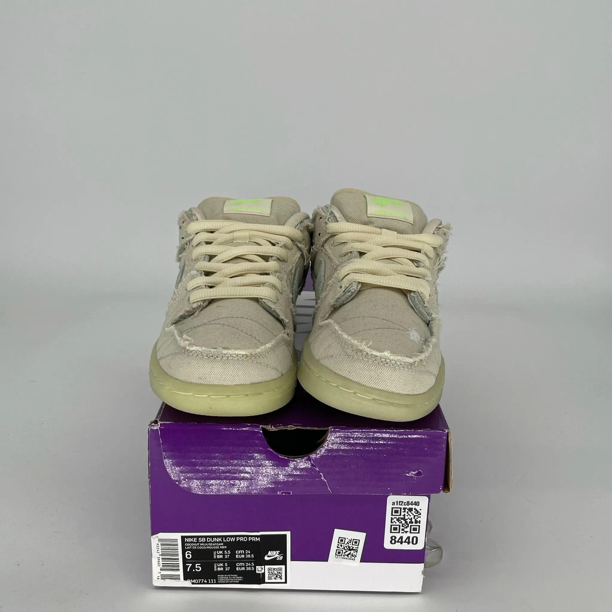 NIKE SB DUNK LOW MUMMY SIZE 6 DM0774-111