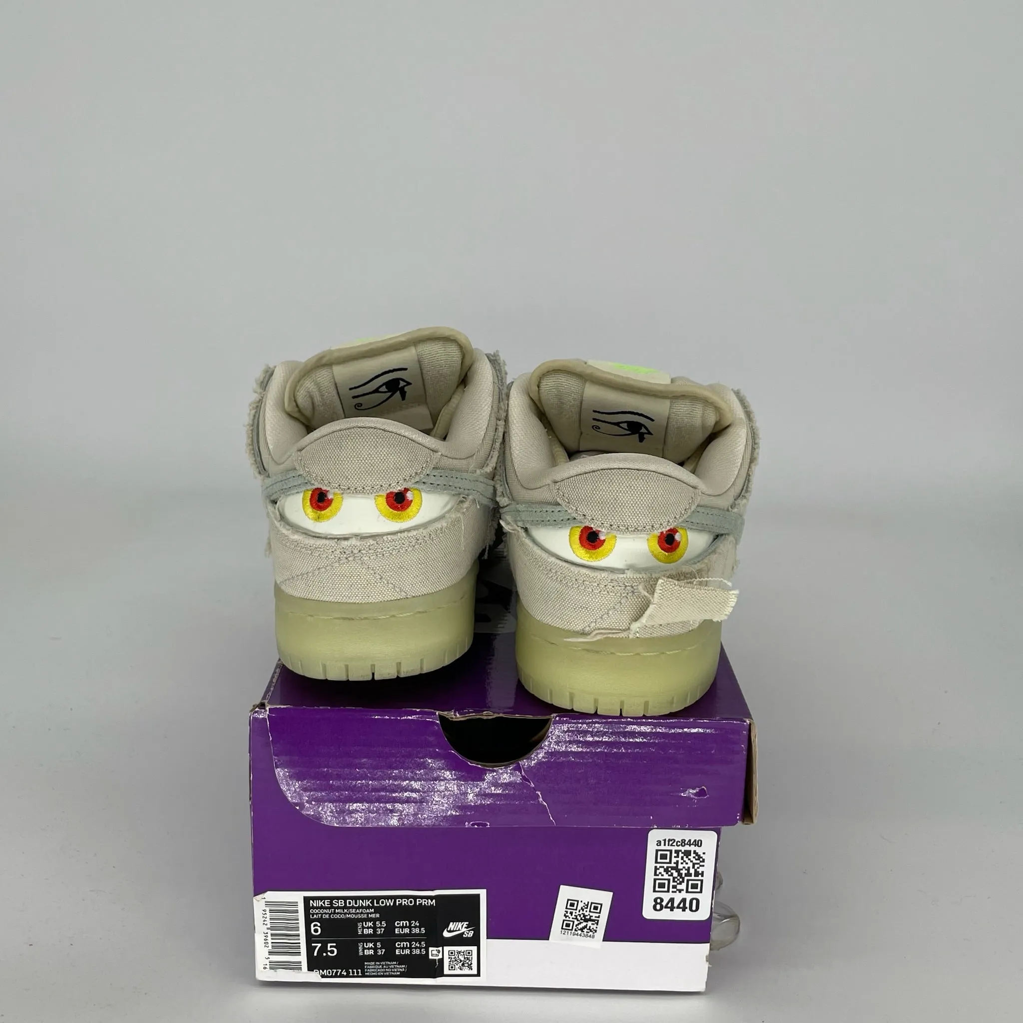 NIKE SB DUNK LOW MUMMY SIZE 6 DM0774-111
