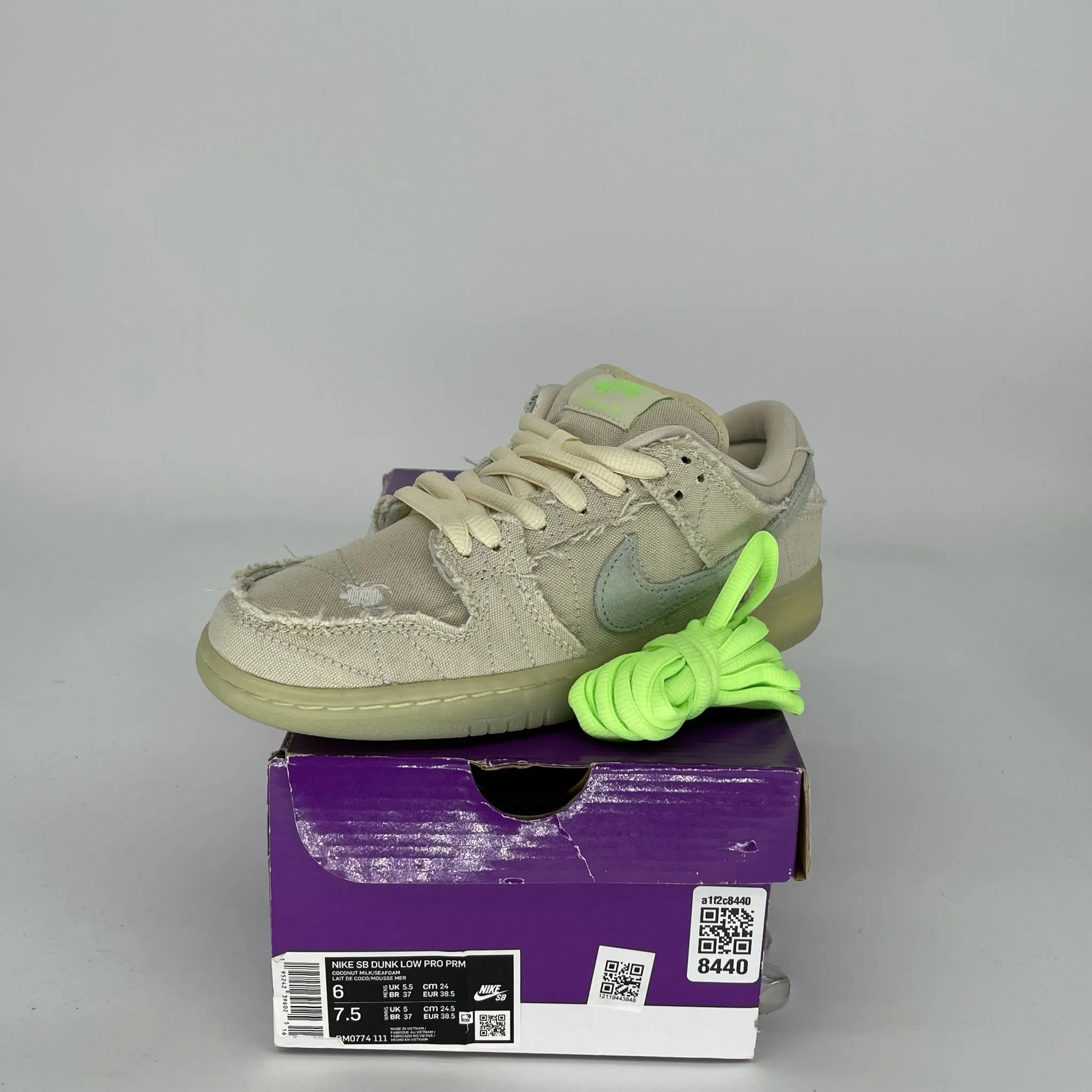 NIKE SB DUNK LOW MUMMY SIZE 6 DM0774-111