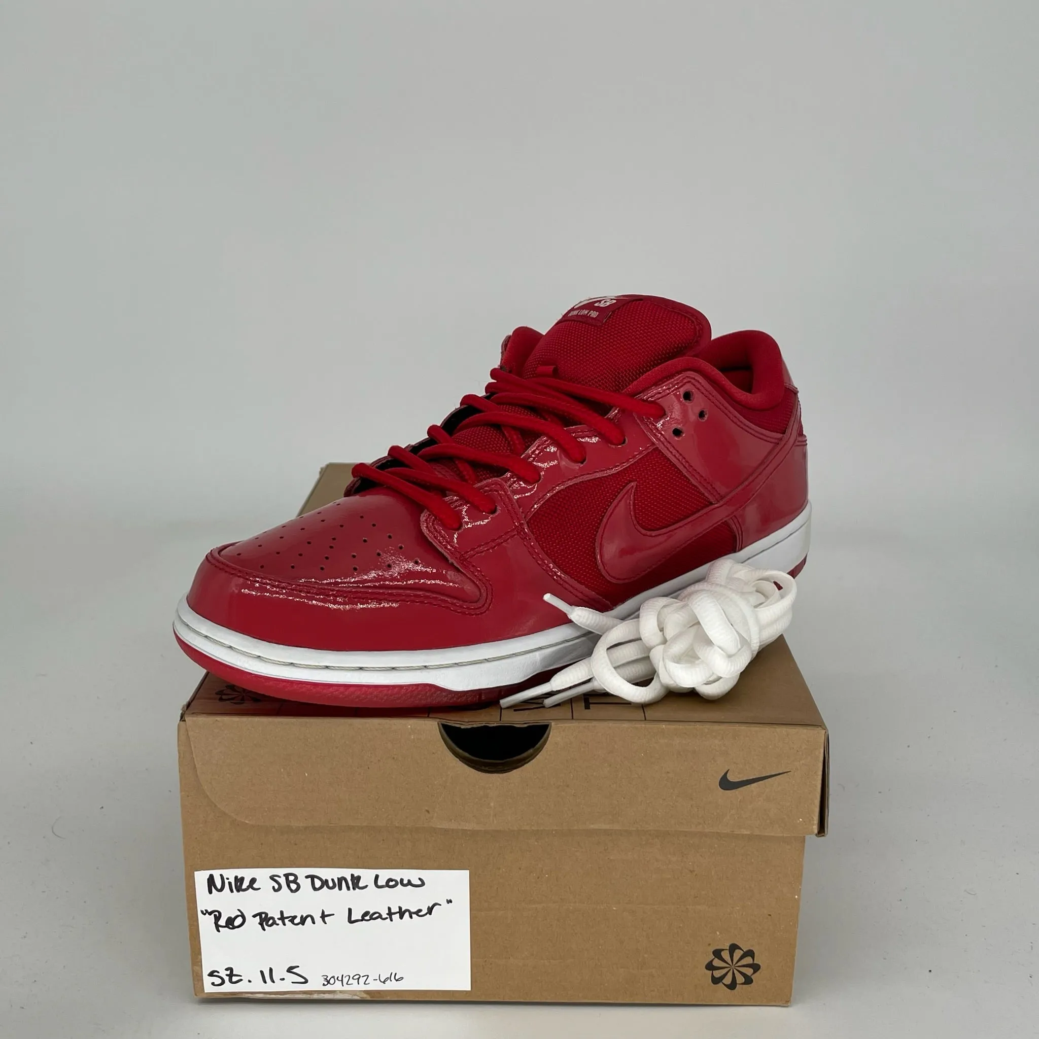 NIKE SB DUNK LOW RED PATENT LEATHER SIZE 11.5 304292-616