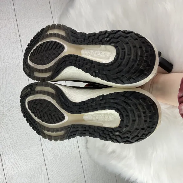 Shoes Athletic By Adidas In Black, Size: 7 adidas