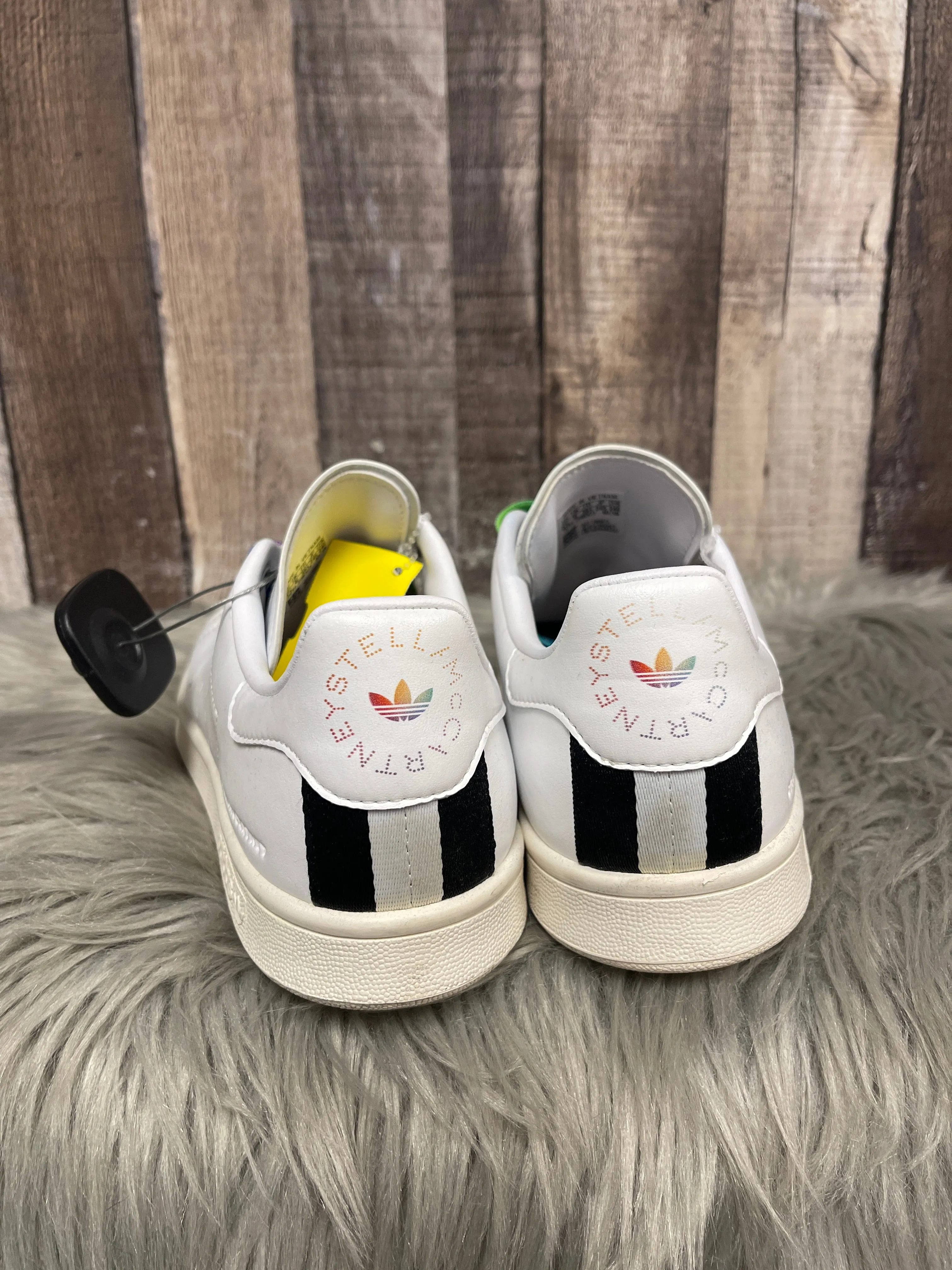 Shoes Athletic By Adidas In White, Size: 6.5 adidas