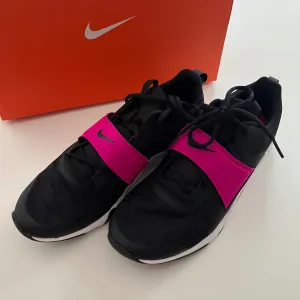 Shoes Athletic By Nike In Black, Size: 10 nike