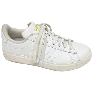 Shoes Sneakers By Adidas In White, Size: 6.5 adidas