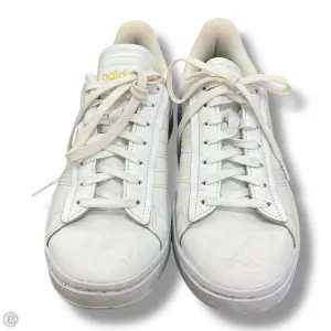 Shoes Sneakers By Adidas In White, Size: 8 adidas