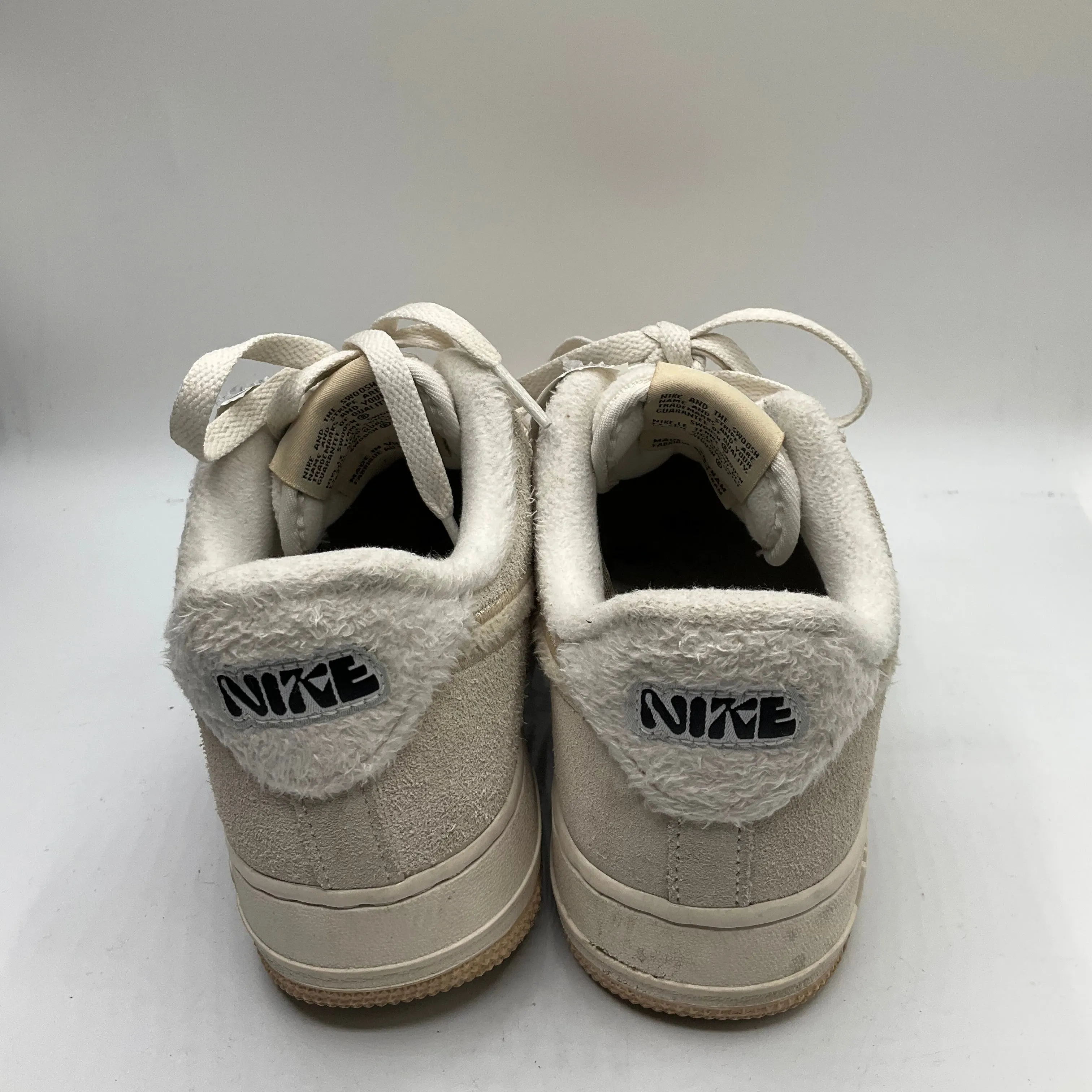 Shoes Sneakers By Nike In Cream, Size: 8 nike
