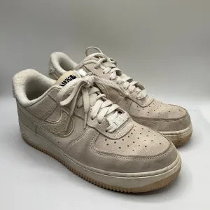 Shoes Sneakers By Nike In Cream, Size: 8 nike