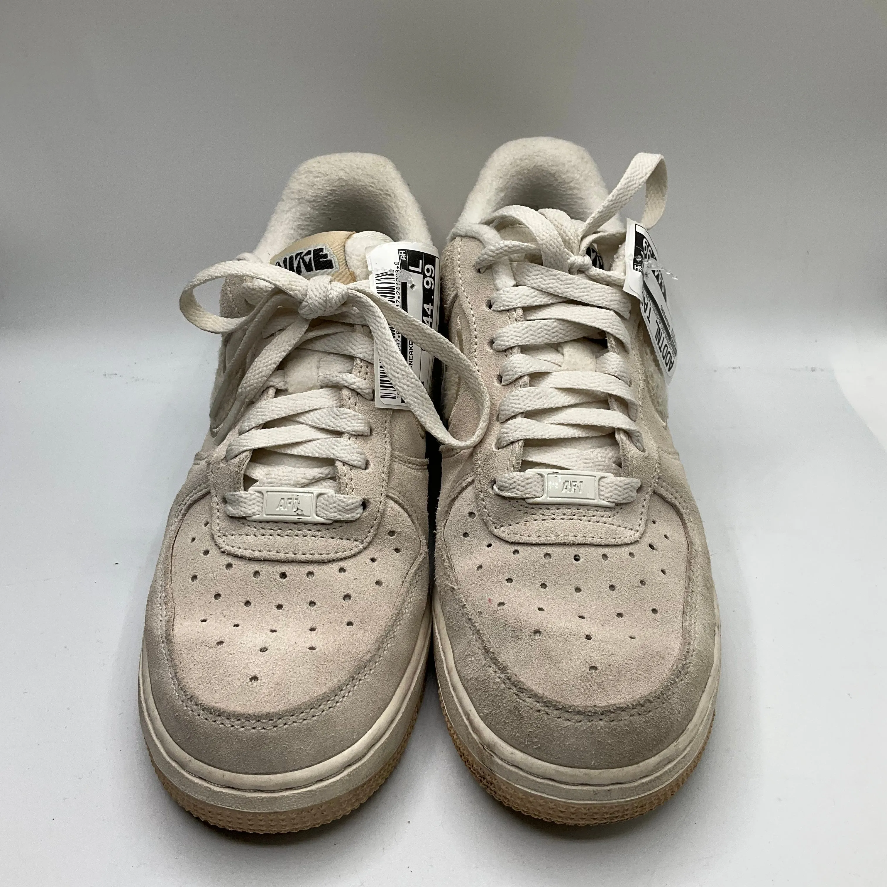 Shoes Sneakers By Nike In Cream, Size: 8 nike