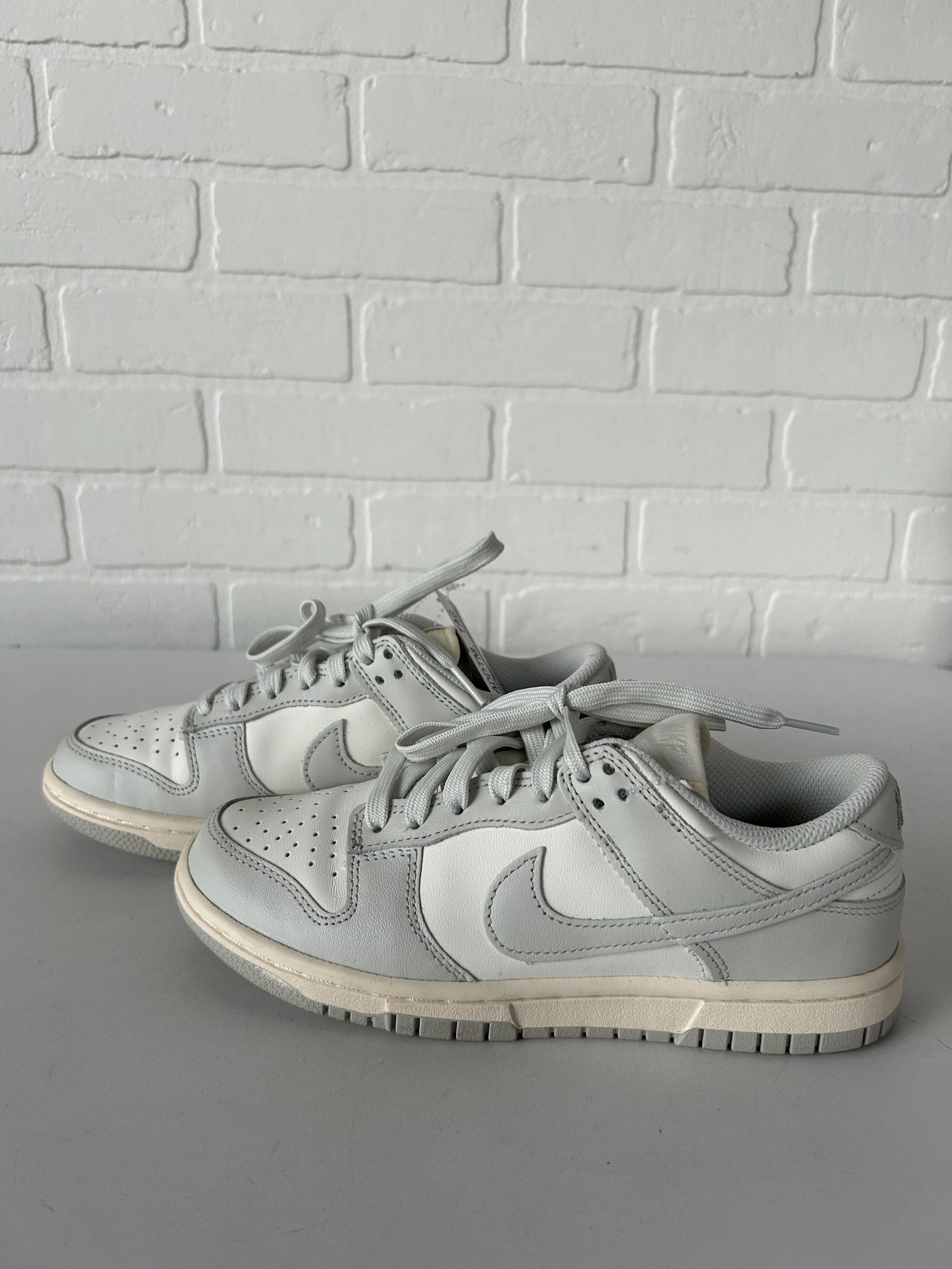 Shoes Sneakers By Nike  Size: 6 nike