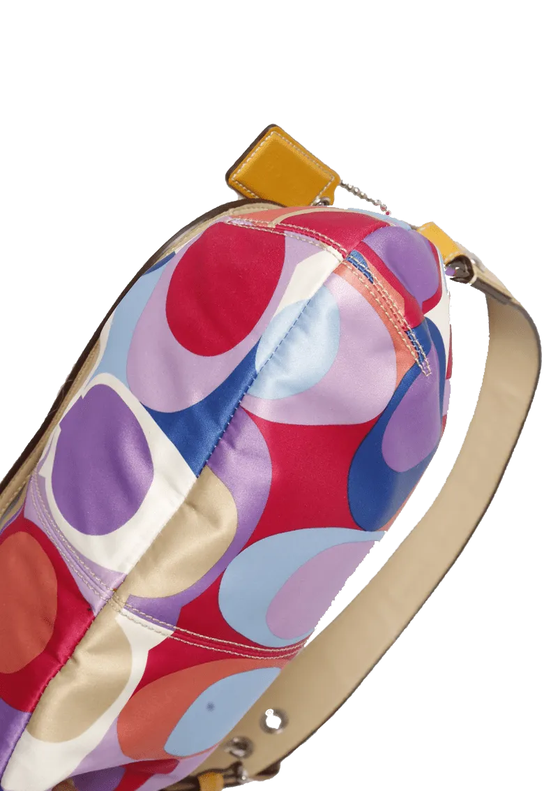 SIGNATURE HOBO BAG