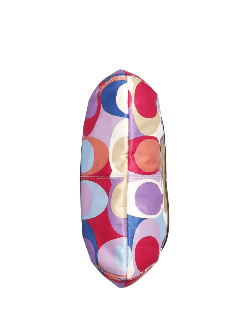 SIGNATURE HOBO BAG
