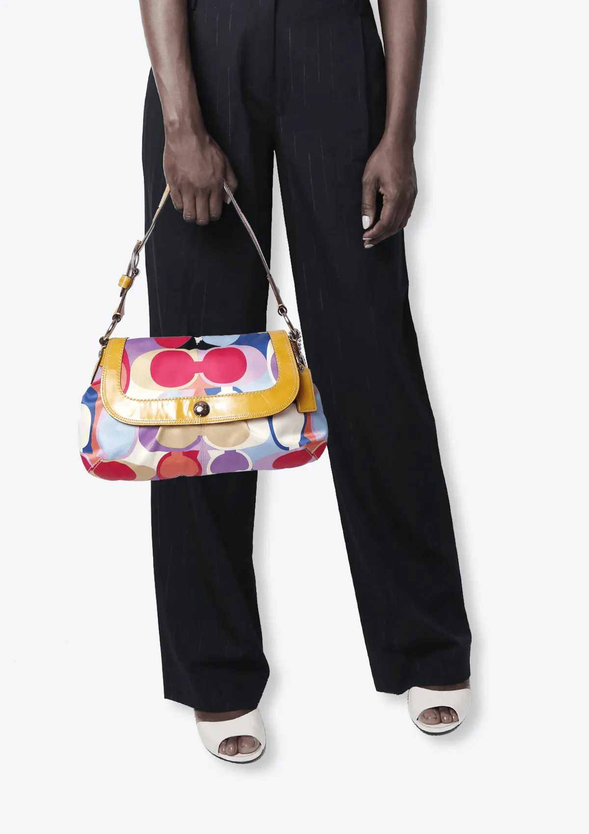 SIGNATURE HOBO BAG