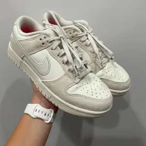 White Shoes Athletic Nike, Size 8 nike